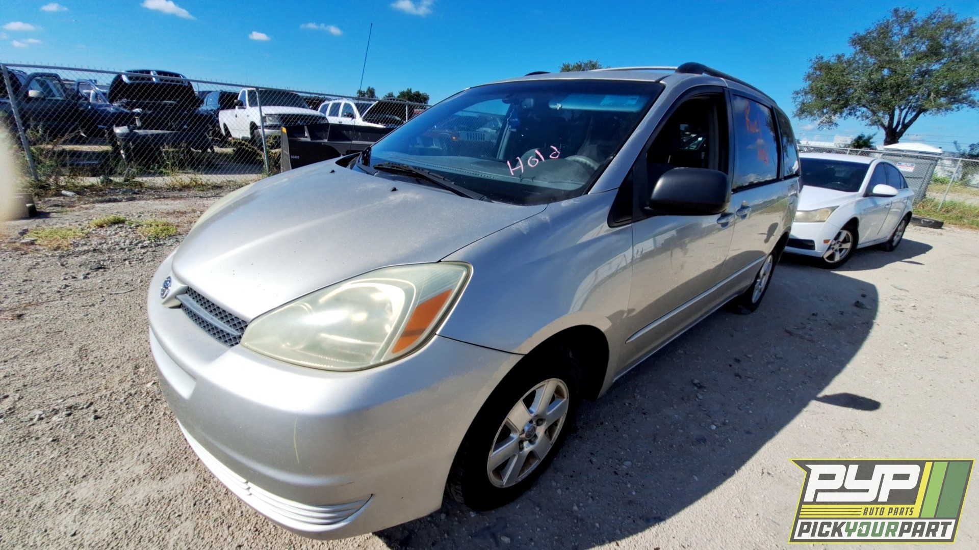 2005 TOYOTA SIENNA available for parts