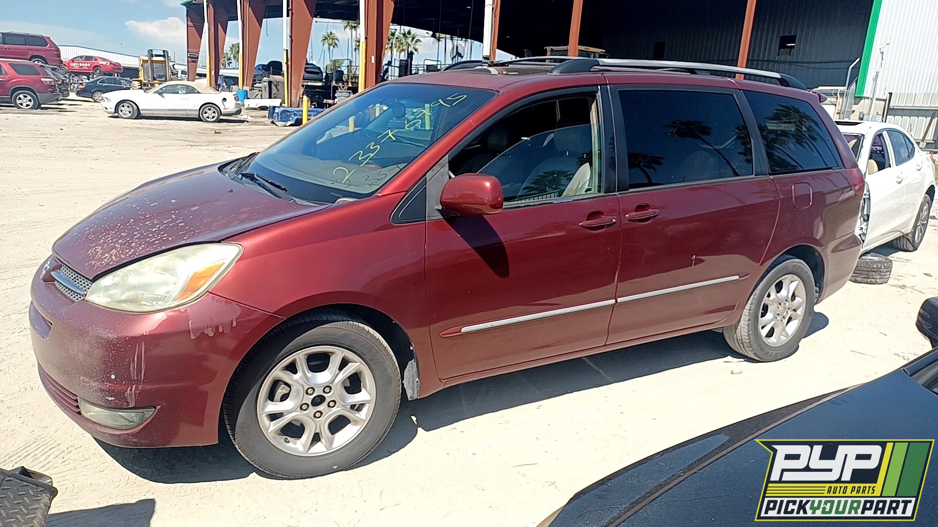 2004 TOYOTA SIENNA partes disponibles