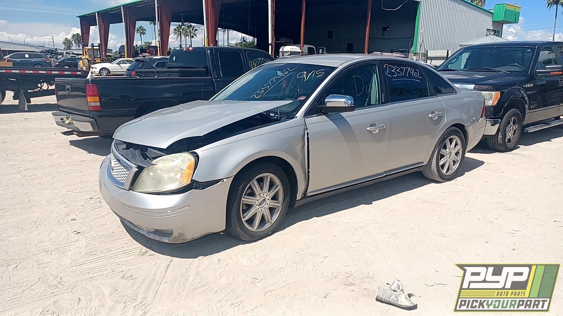2007 FORD FIVE HUNDRED available for parts