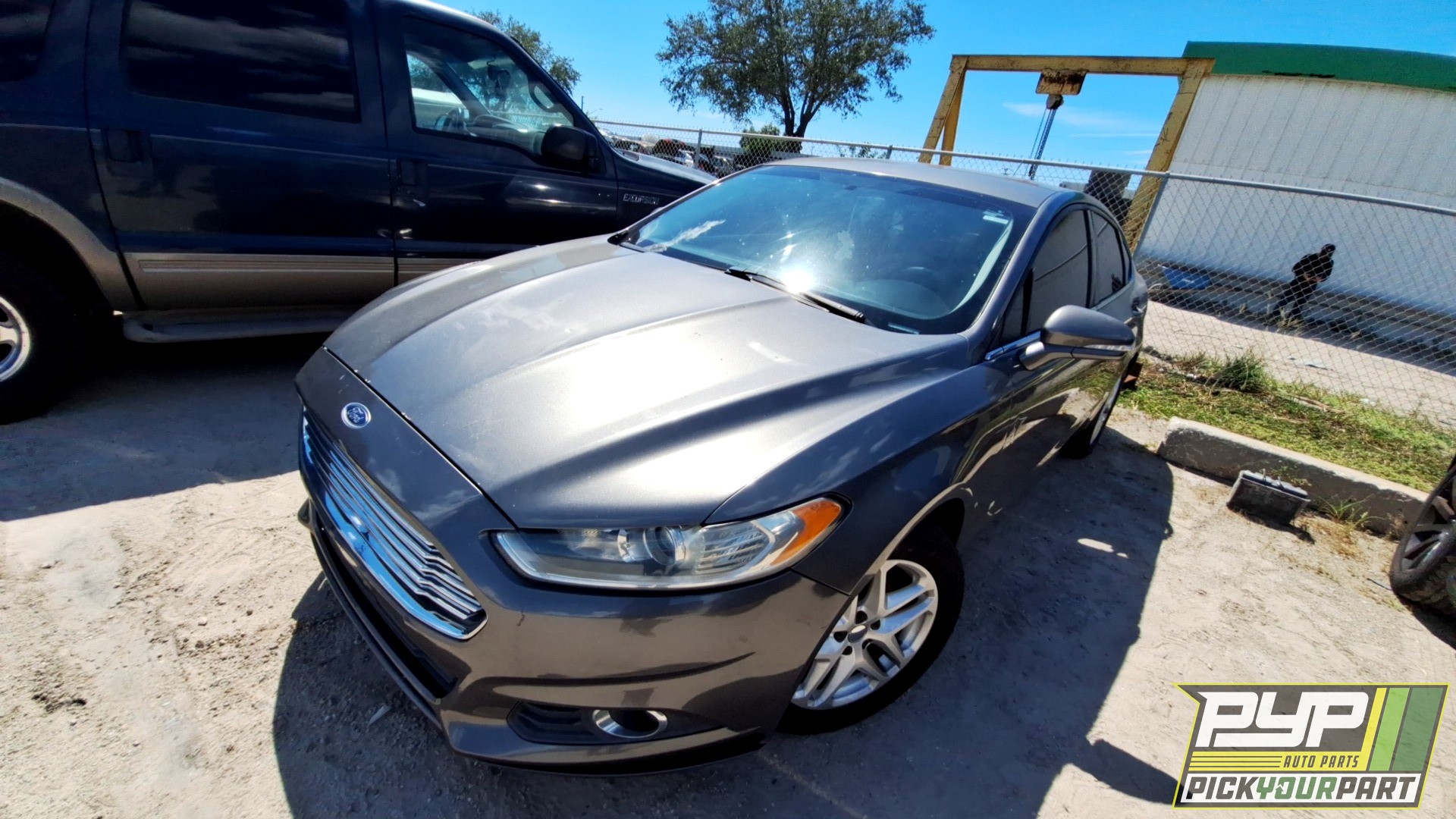 2014 FORD FUSION available for parts