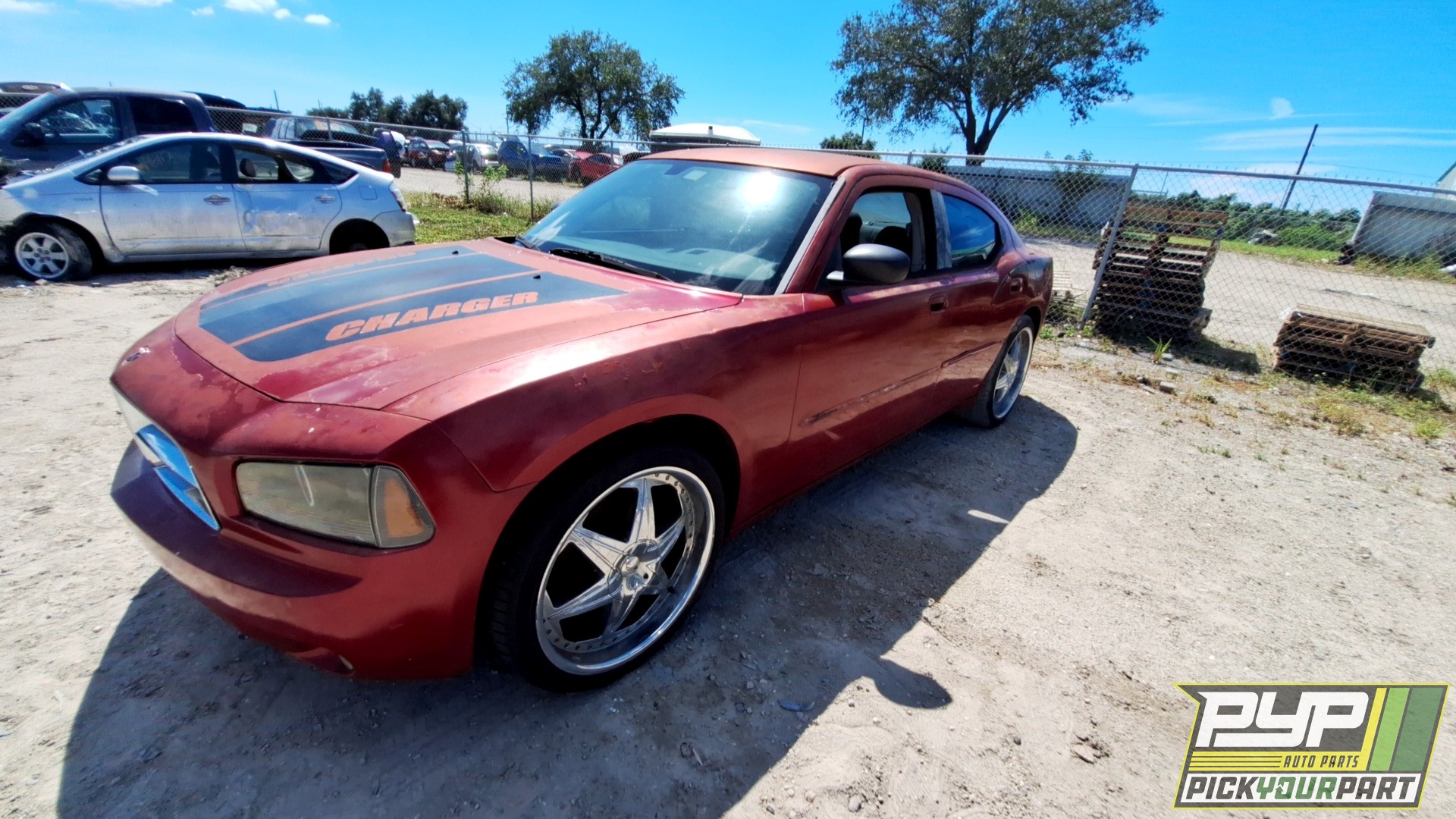 2006 DODGE CHARGER available for parts