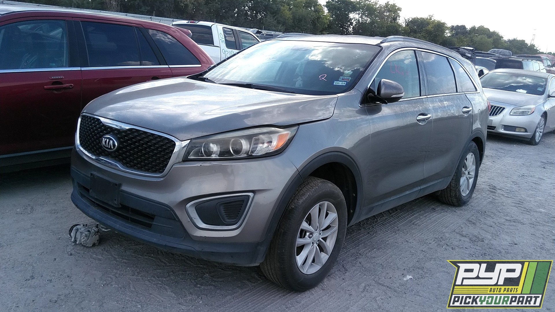 2016 KIA SORENTO available for parts