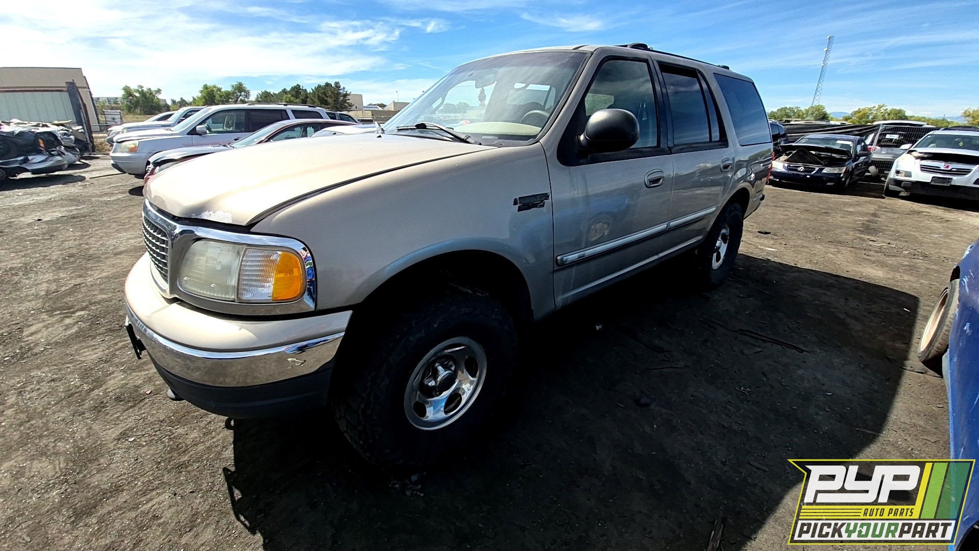 2001 FORD EXPEDITION available for parts