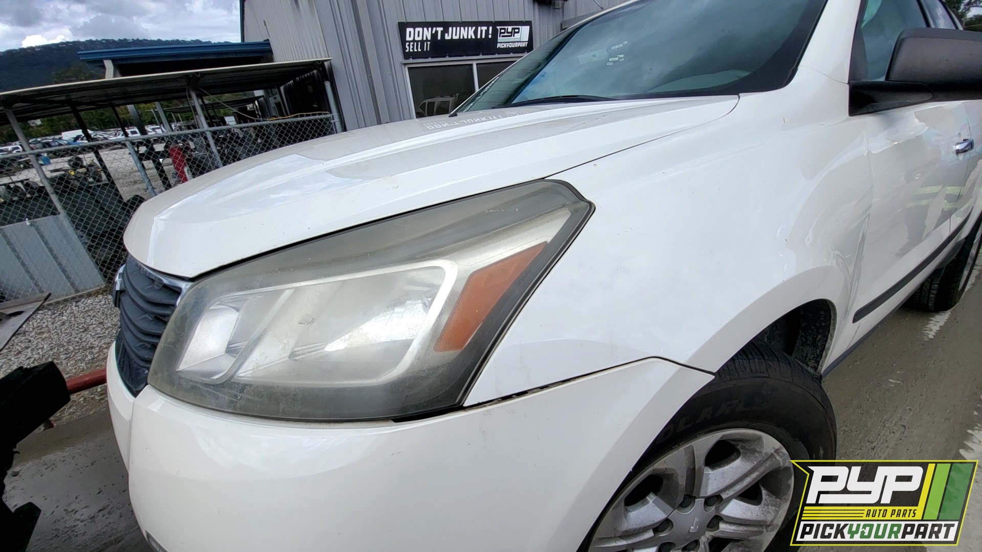 2014 CHEVROLET TRAVERSE available for parts