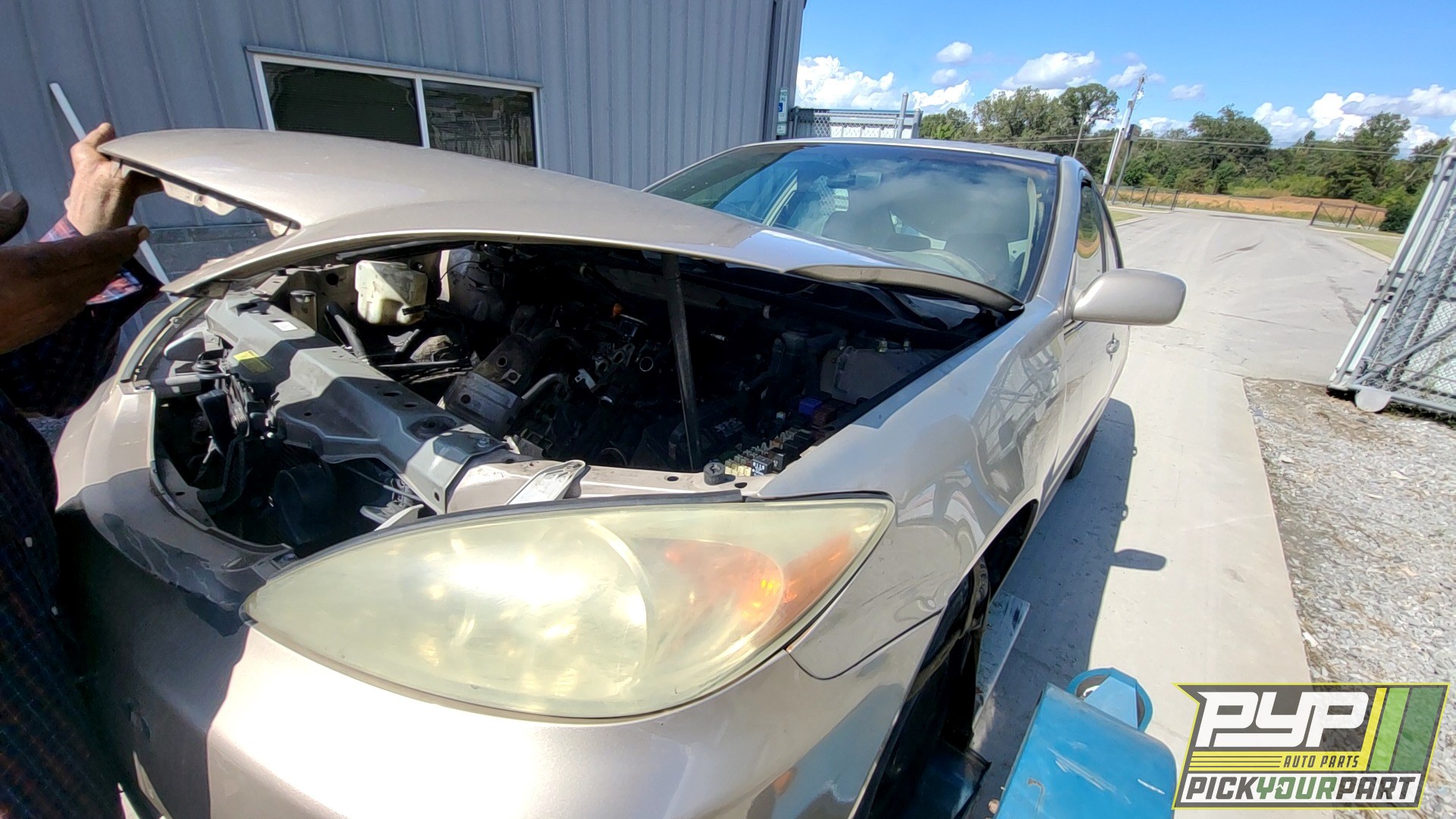 2002 TOYOTA CAMRY available for parts