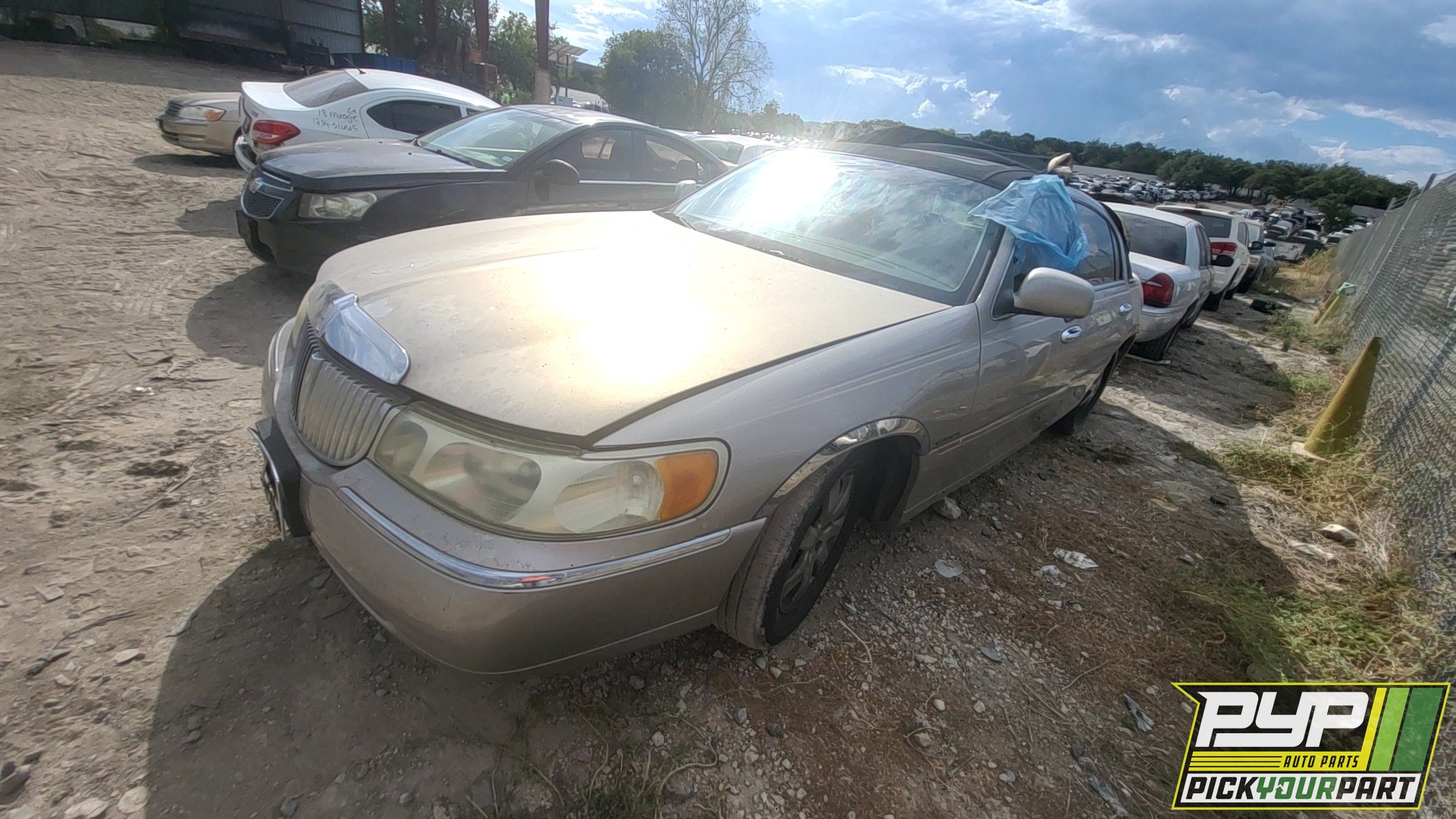 2002 LINCOLN TOWN CAR partes disponibles