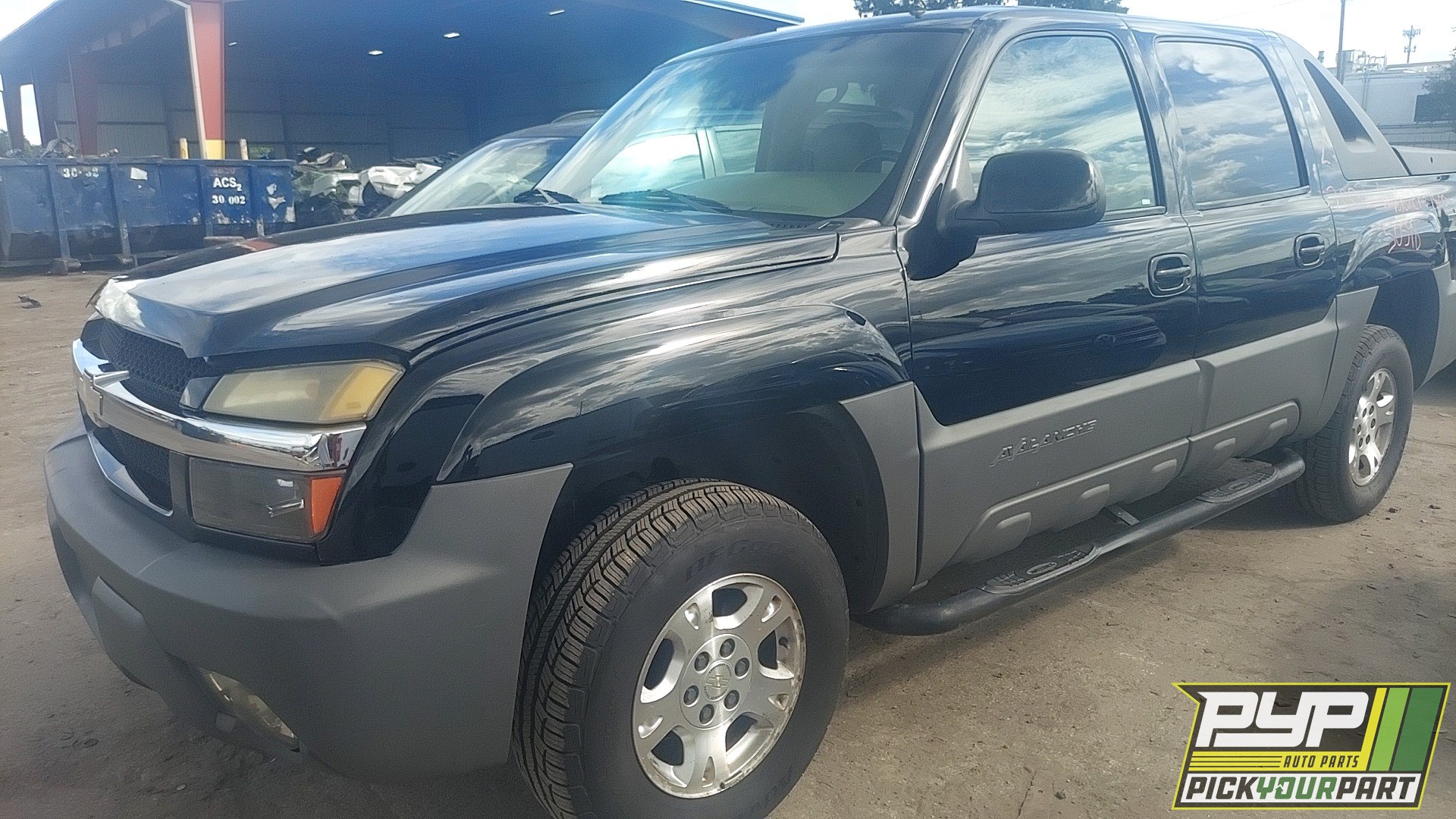 2002 CHEVROLET AVALANCHE 1500 available for parts