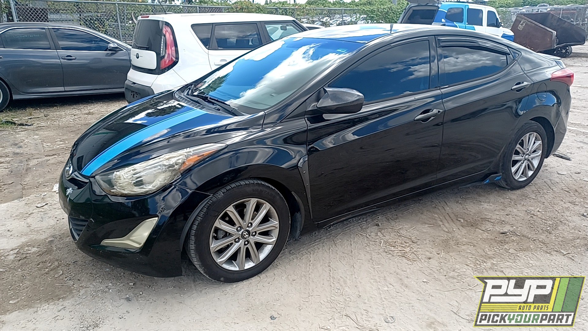 2014 HYUNDAI ELANTRA available for parts
