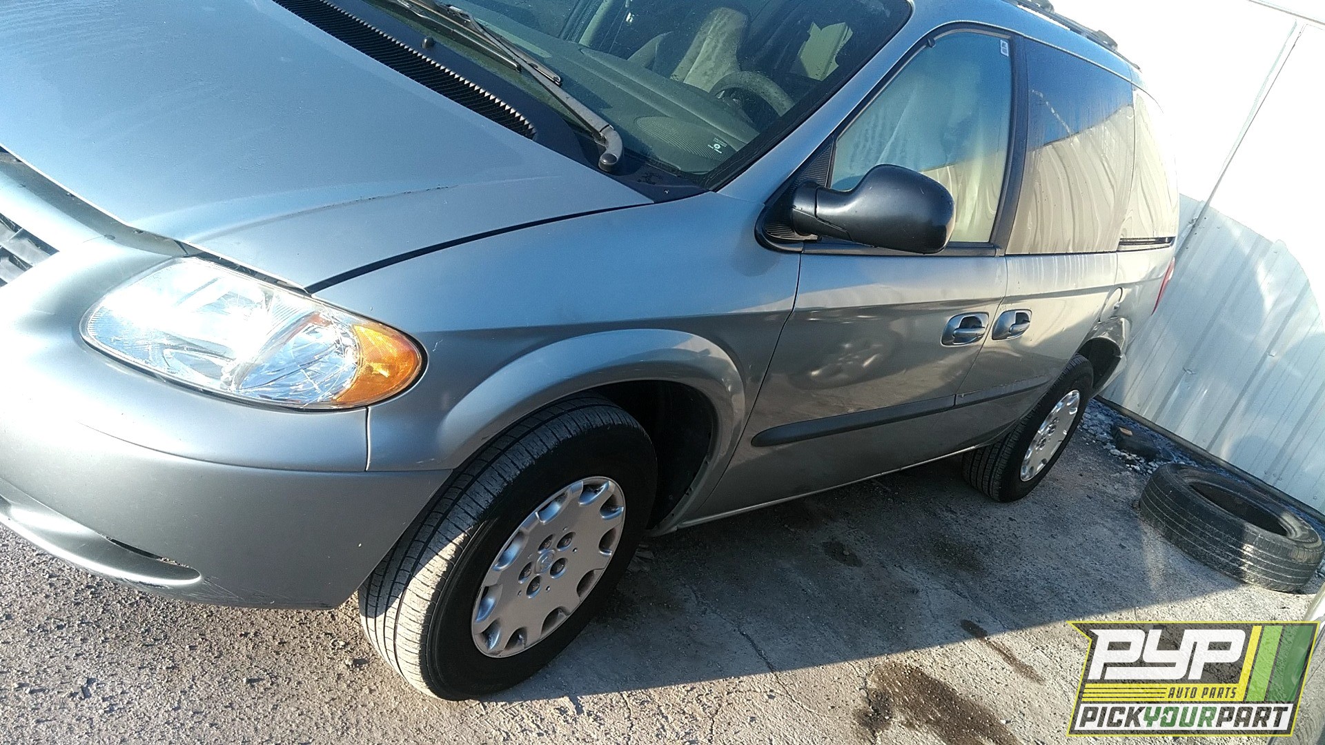 2003 CHRYSLER VOYAGER available for parts