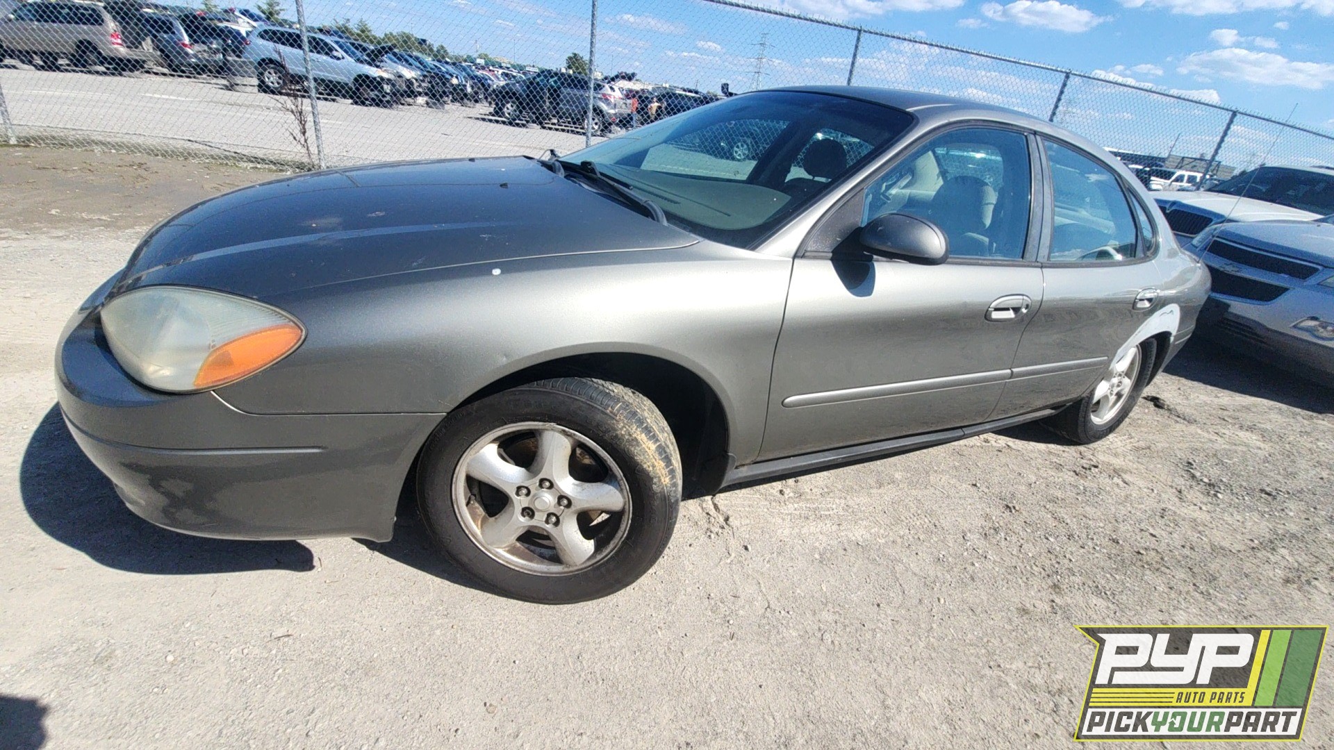 2002 FORD TAURUS available for parts