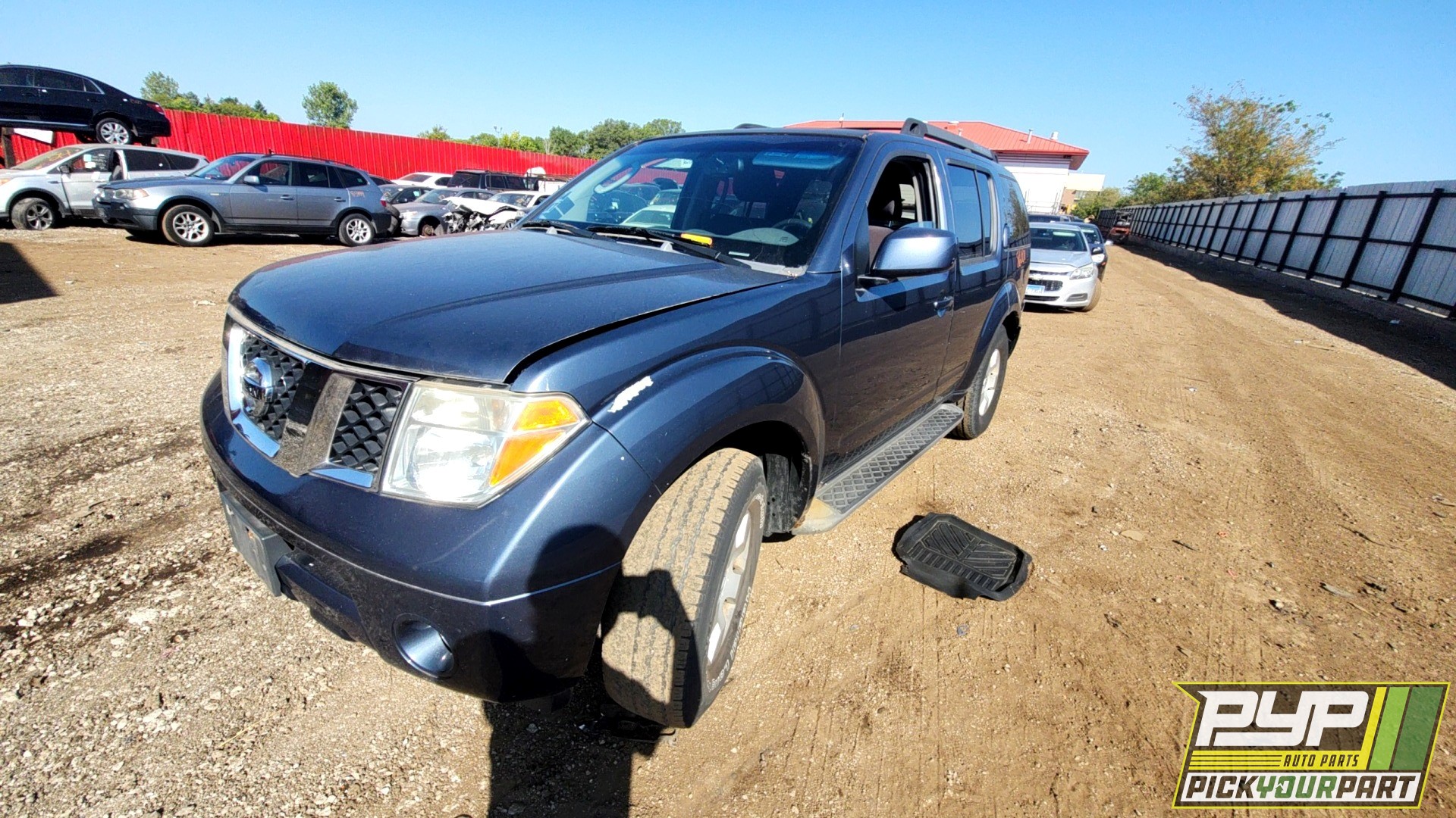 2005 NISSAN PATHFINDER available for parts