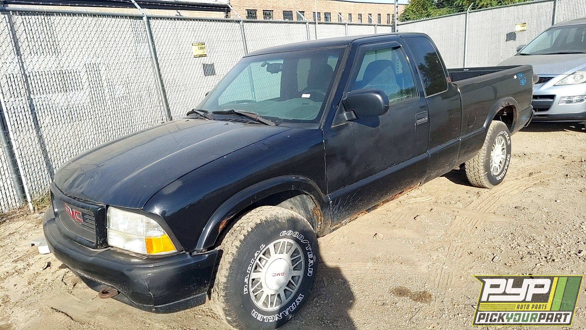 2001 GMC SONOMA available for parts