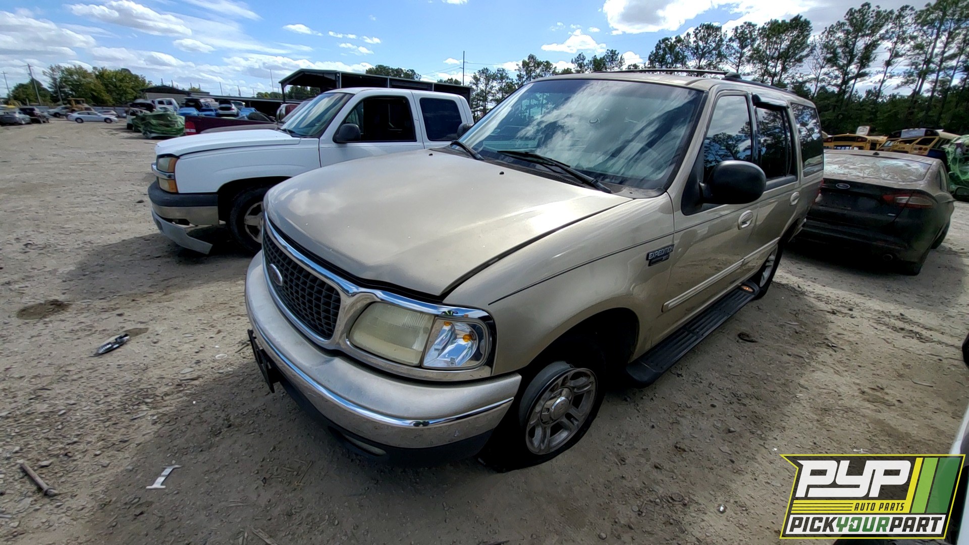 2000 FORD EXPEDITION available for parts