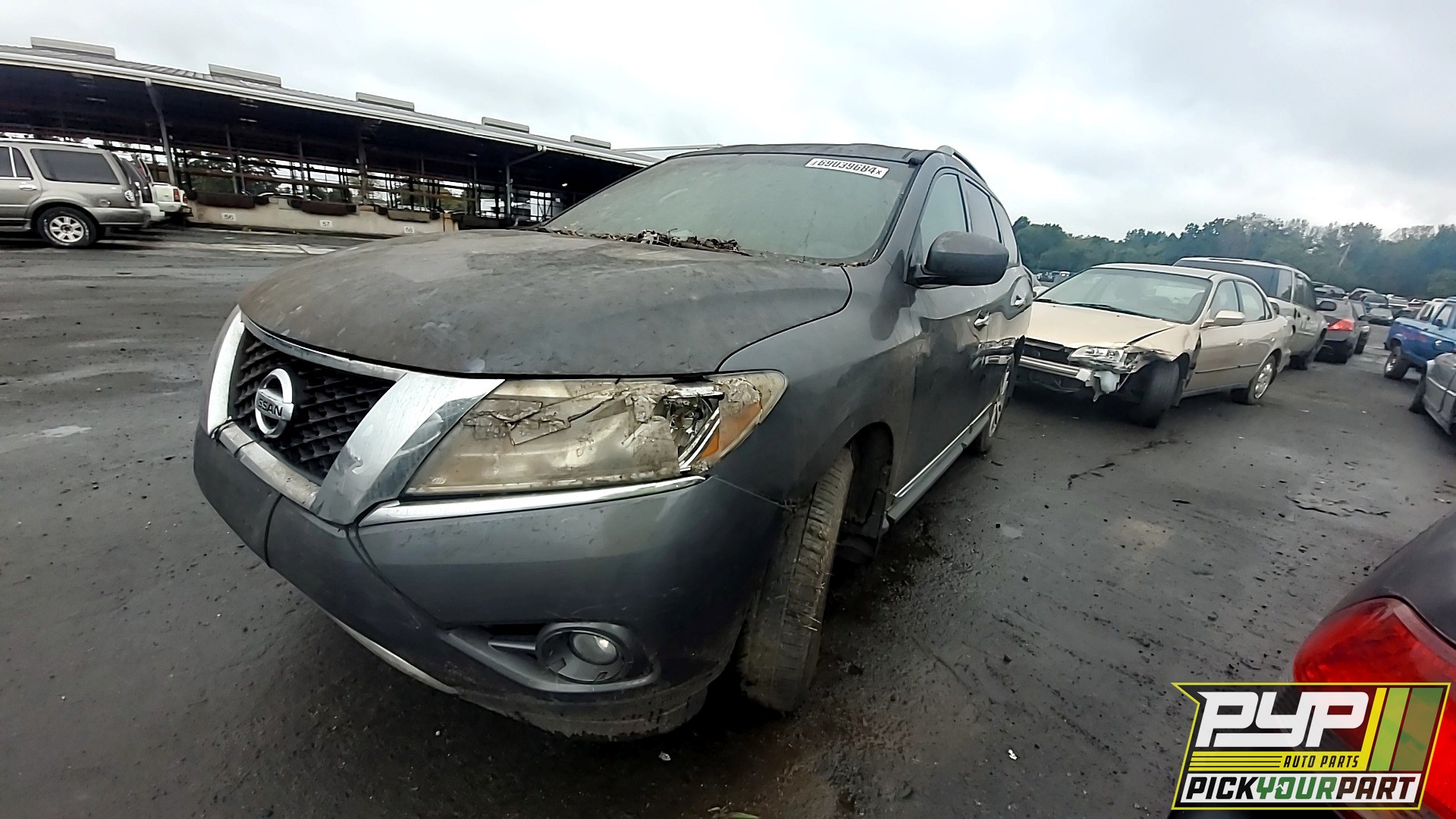 2013 NISSAN PATHFINDER available for parts