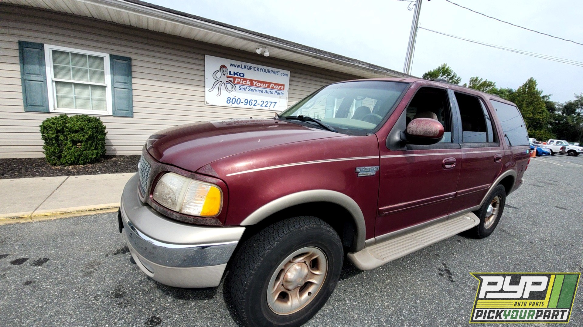 2001 FORD EXPEDITION available for parts