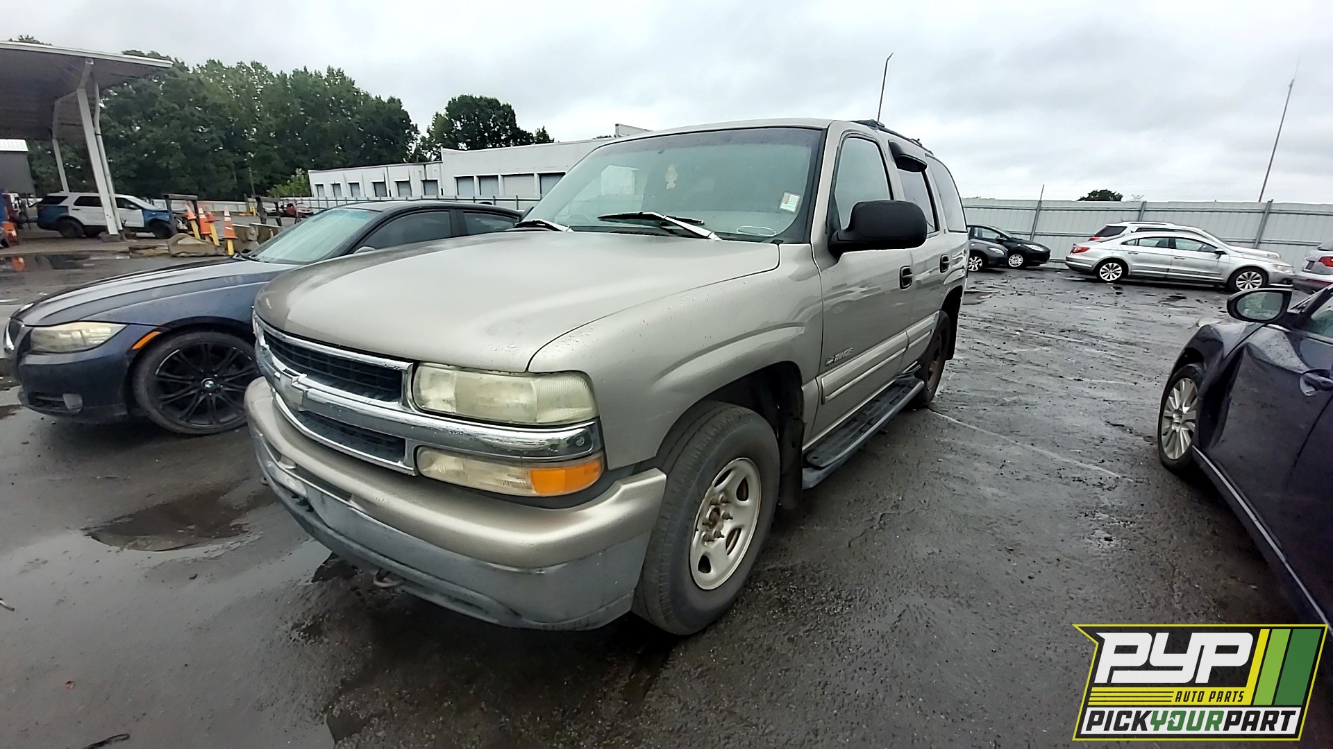 2000 CHEVROLET TAHOE available for parts