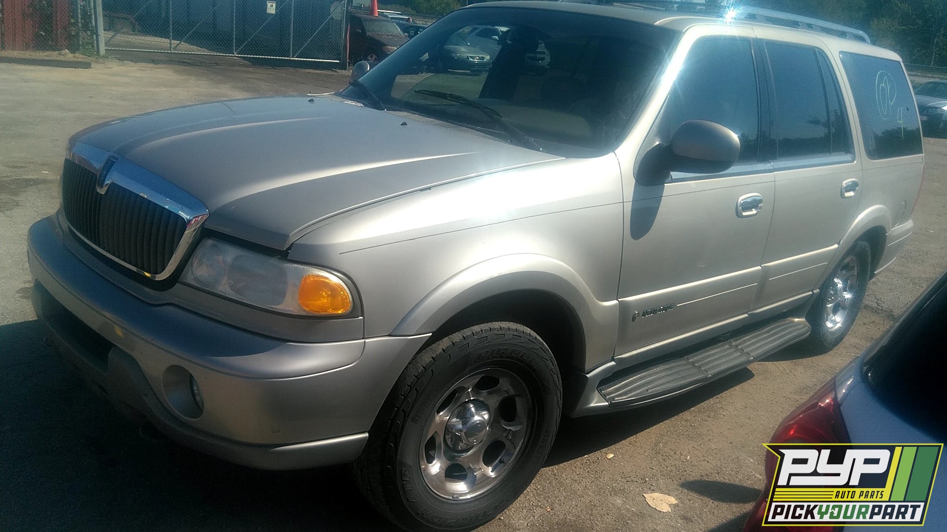 2001 LINCOLN NAVIGATOR available for parts