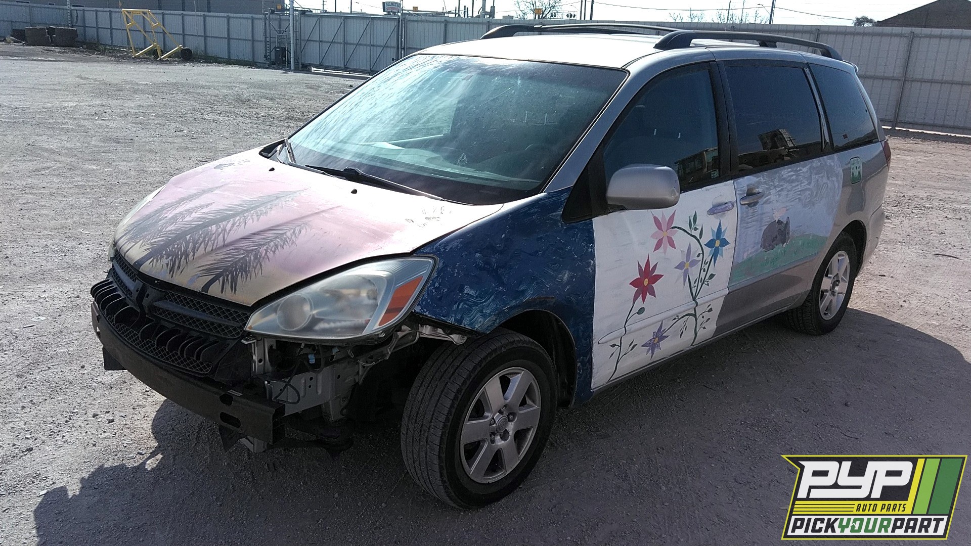2004 TOYOTA SIENNA available for parts