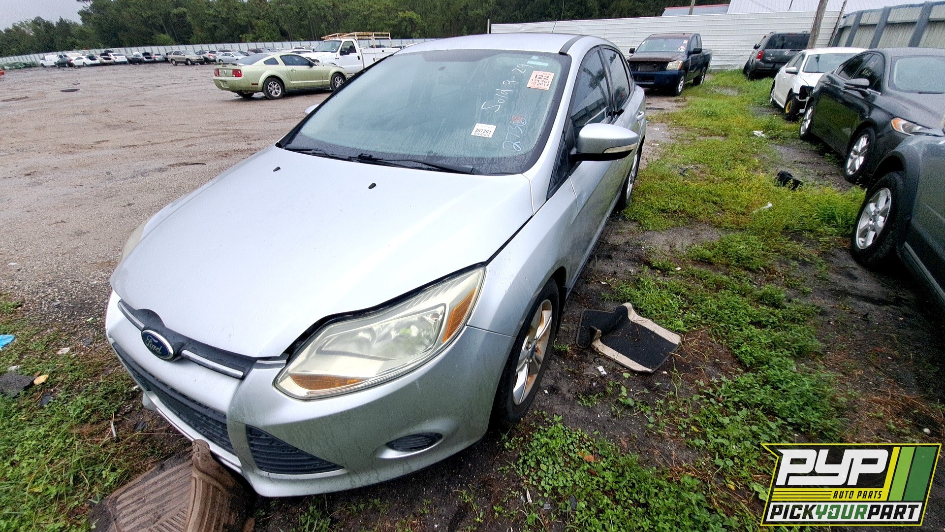 2014 FORD FOCUS available for parts
