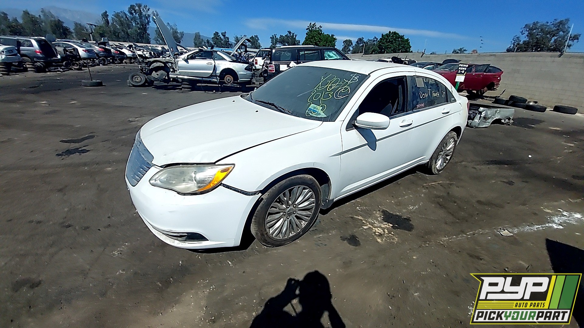 2013 CHRYSLER 200 partes disponibles