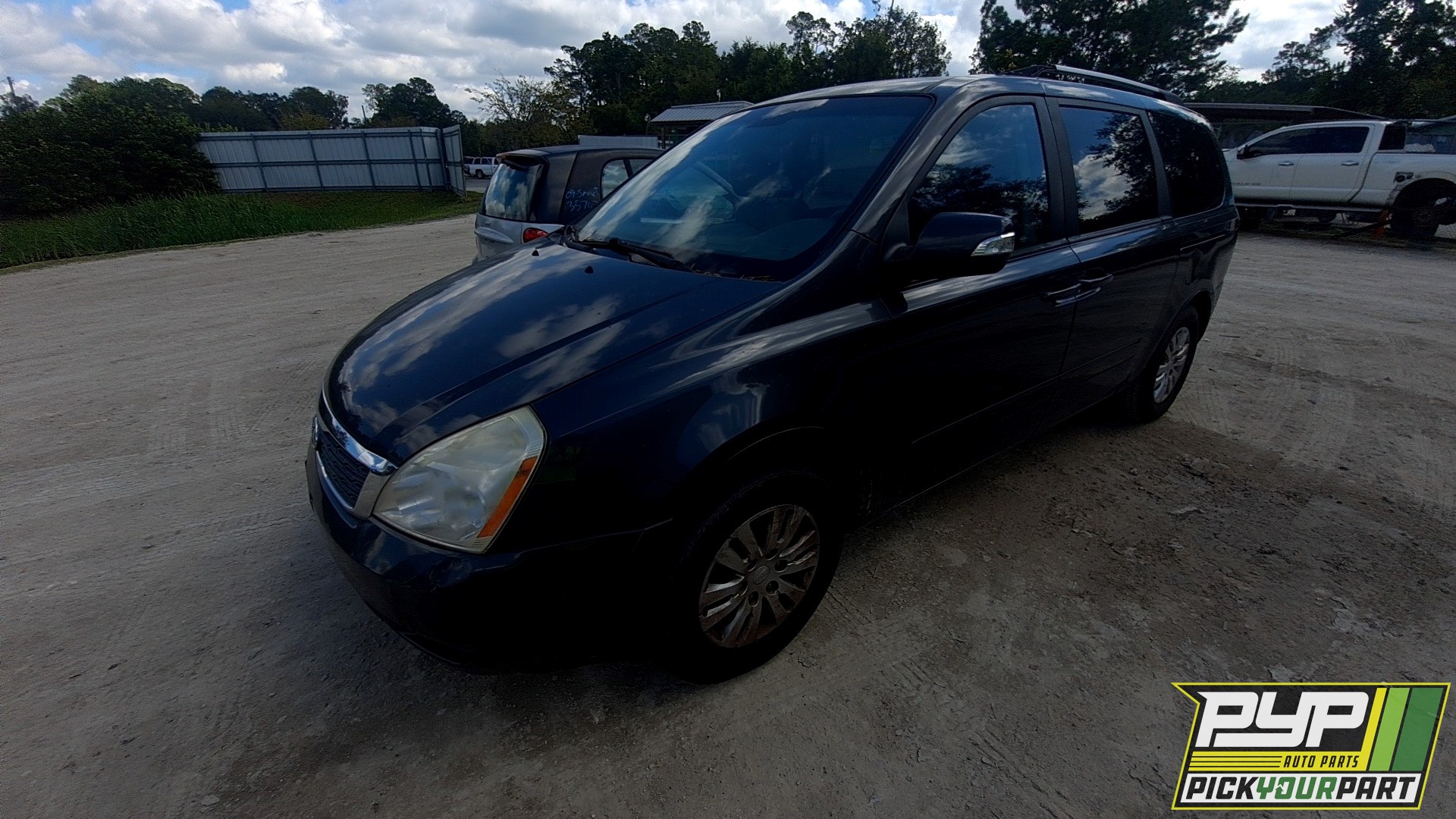 2012 KIA SEDONA available for parts