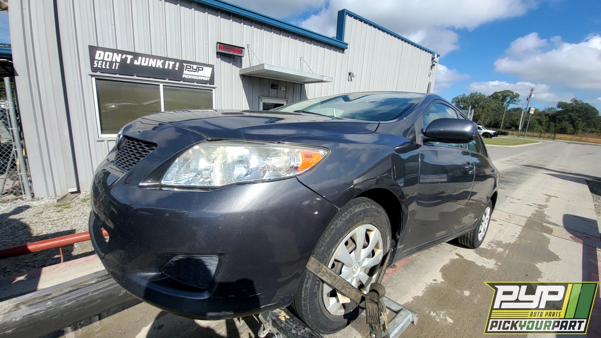2009 TOYOTA COROLLA available for parts