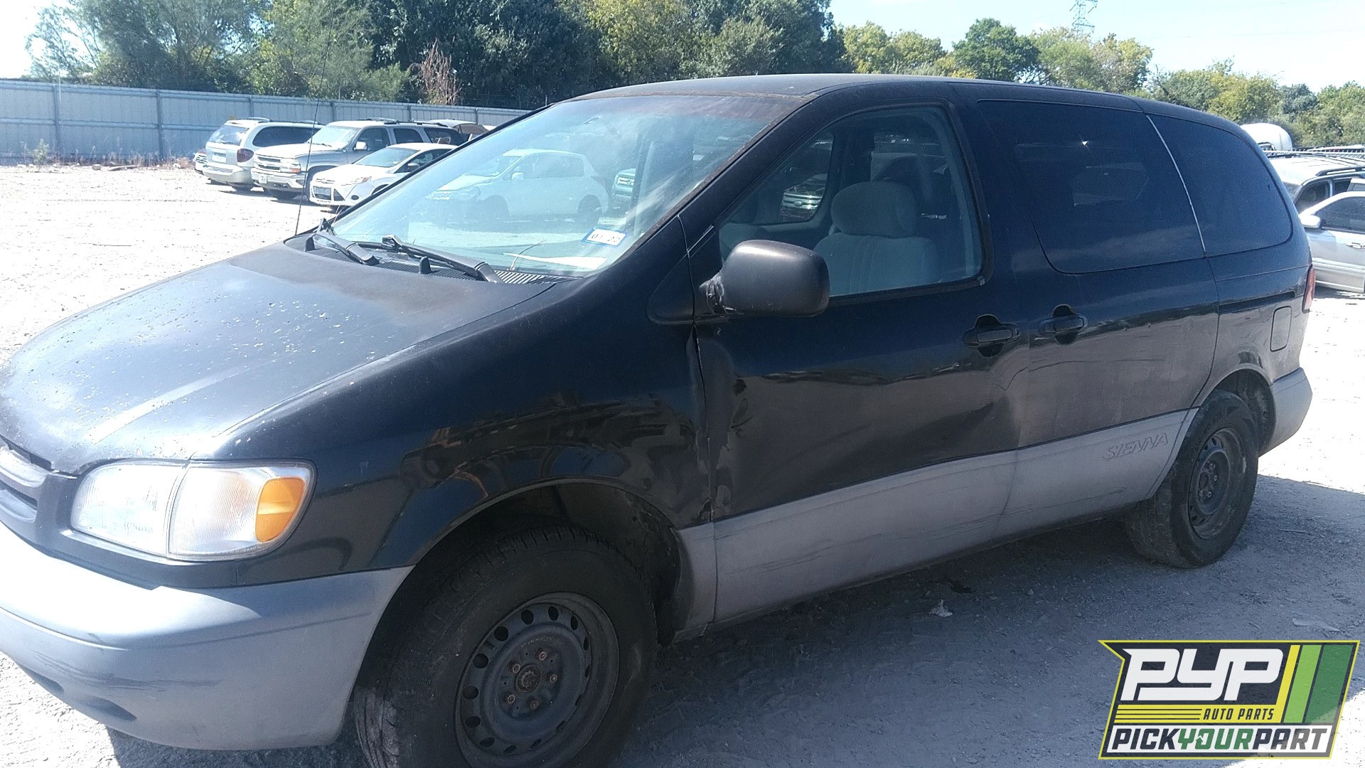 2004 TOYOTA SIENNA available for parts