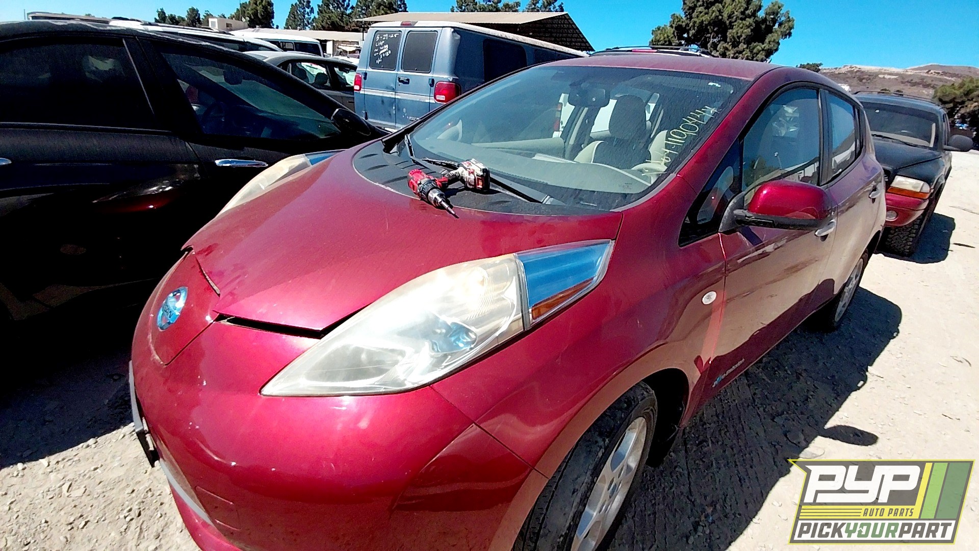 2011 NISSAN LEAF available for parts