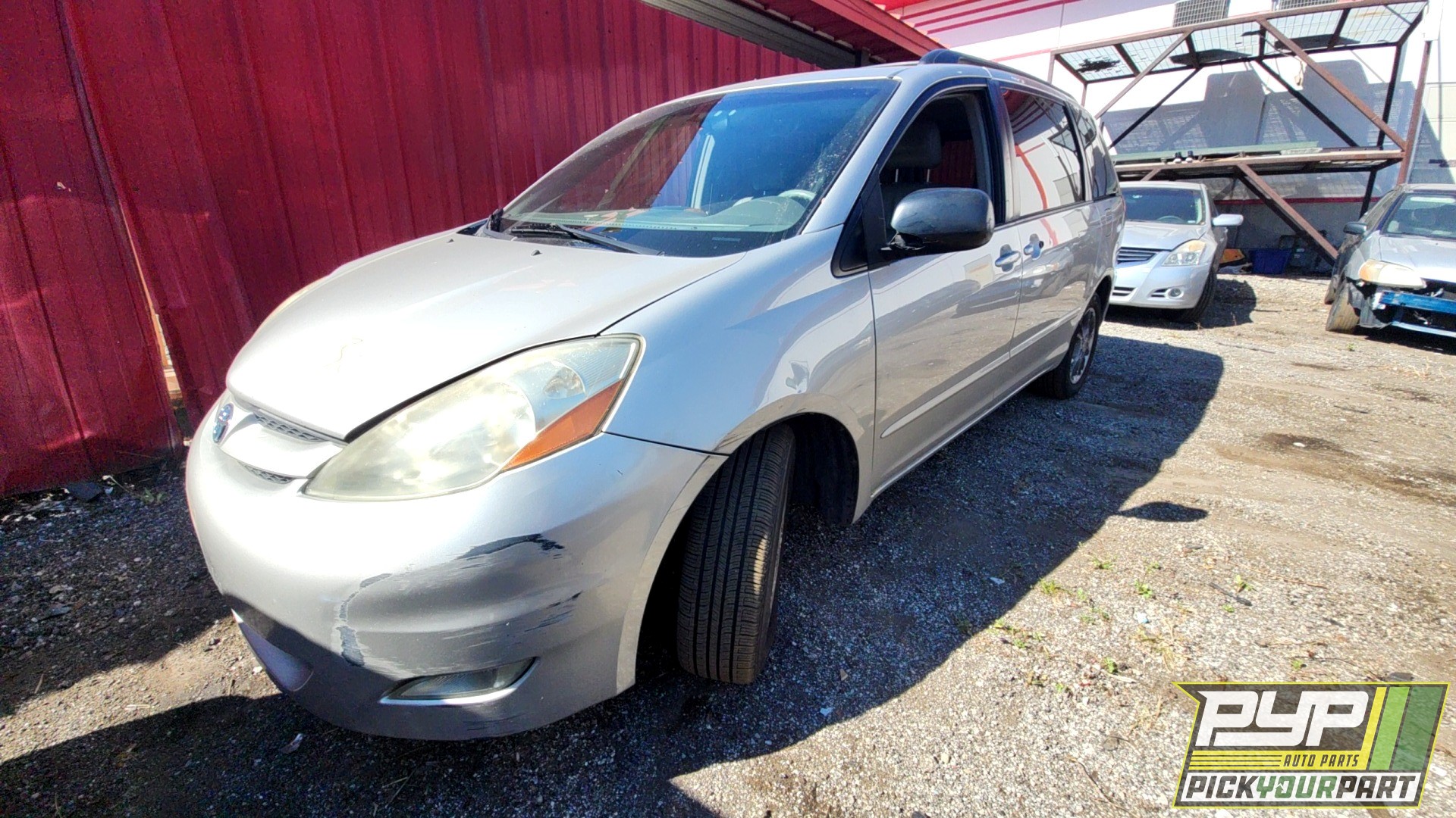 2006 TOYOTA SIENNA available for parts