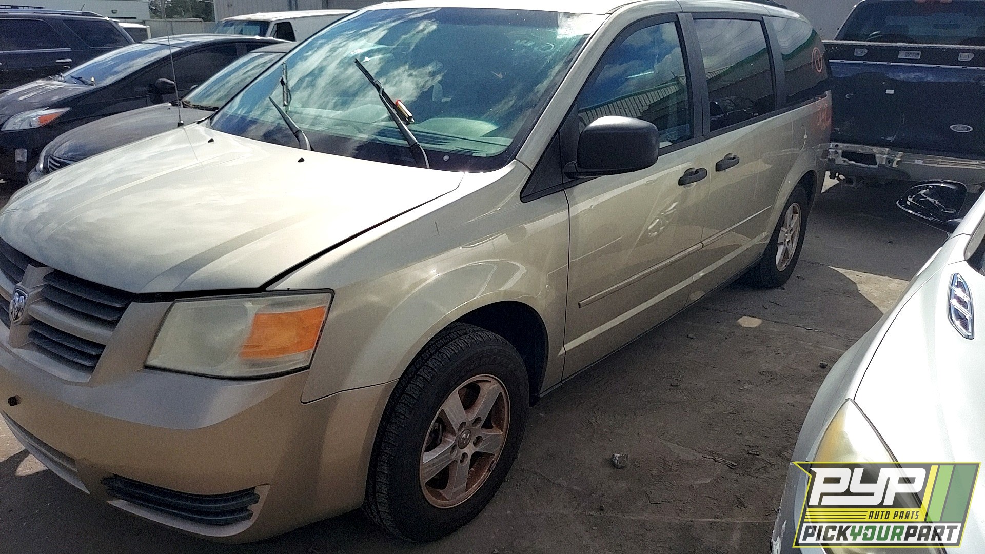 2008 DODGE GRAND CARAVAN available for parts
