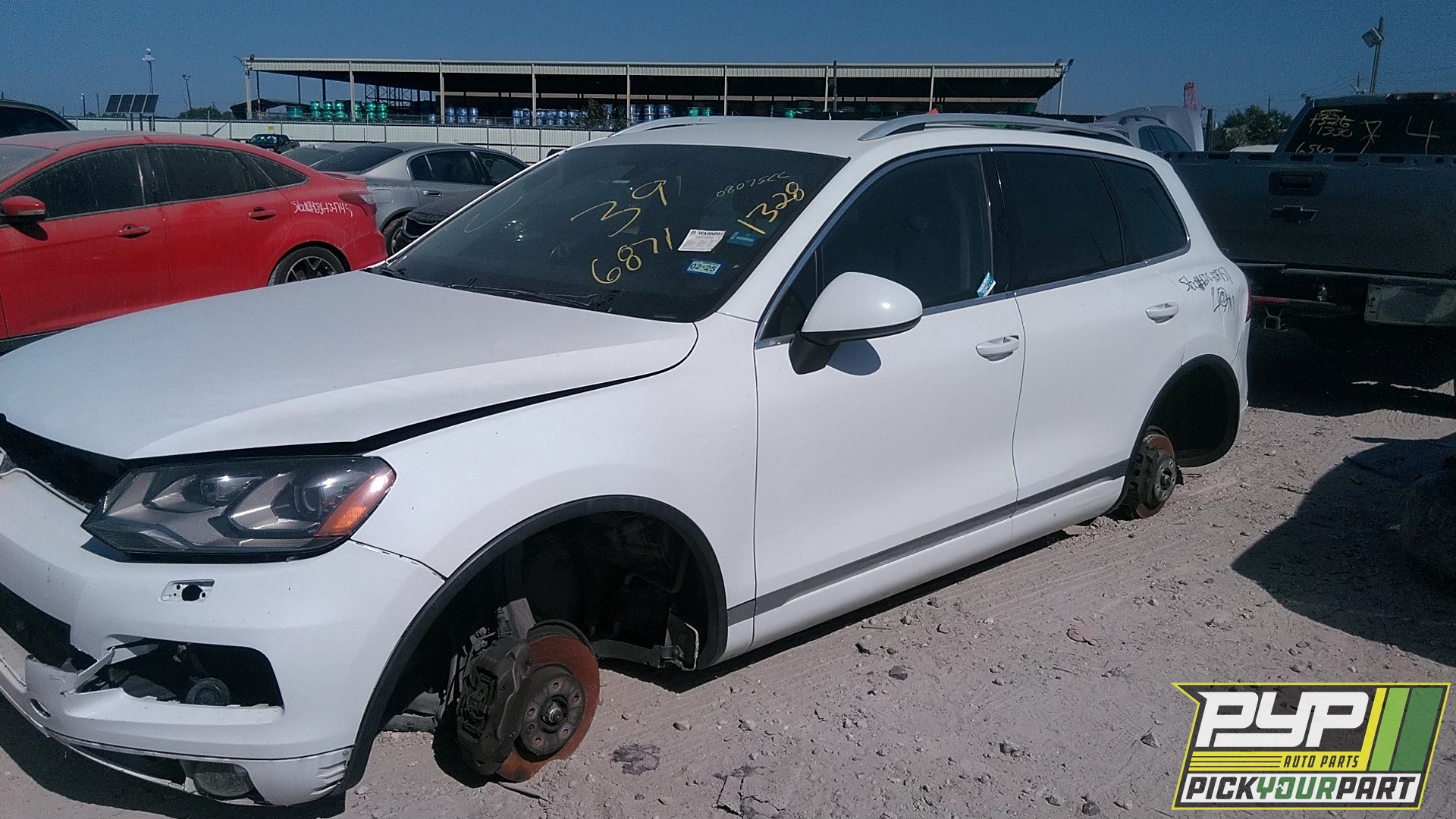 2014 VOLKSWAGEN TOUAREG available for parts