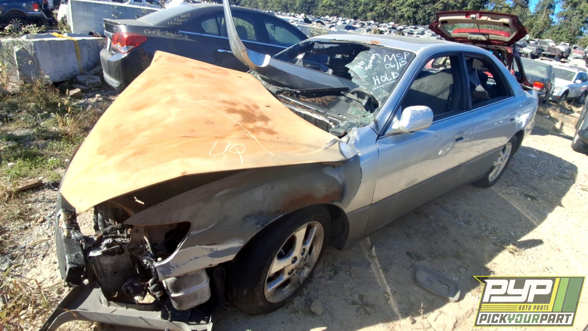 2001 LEXUS ES300 available for parts