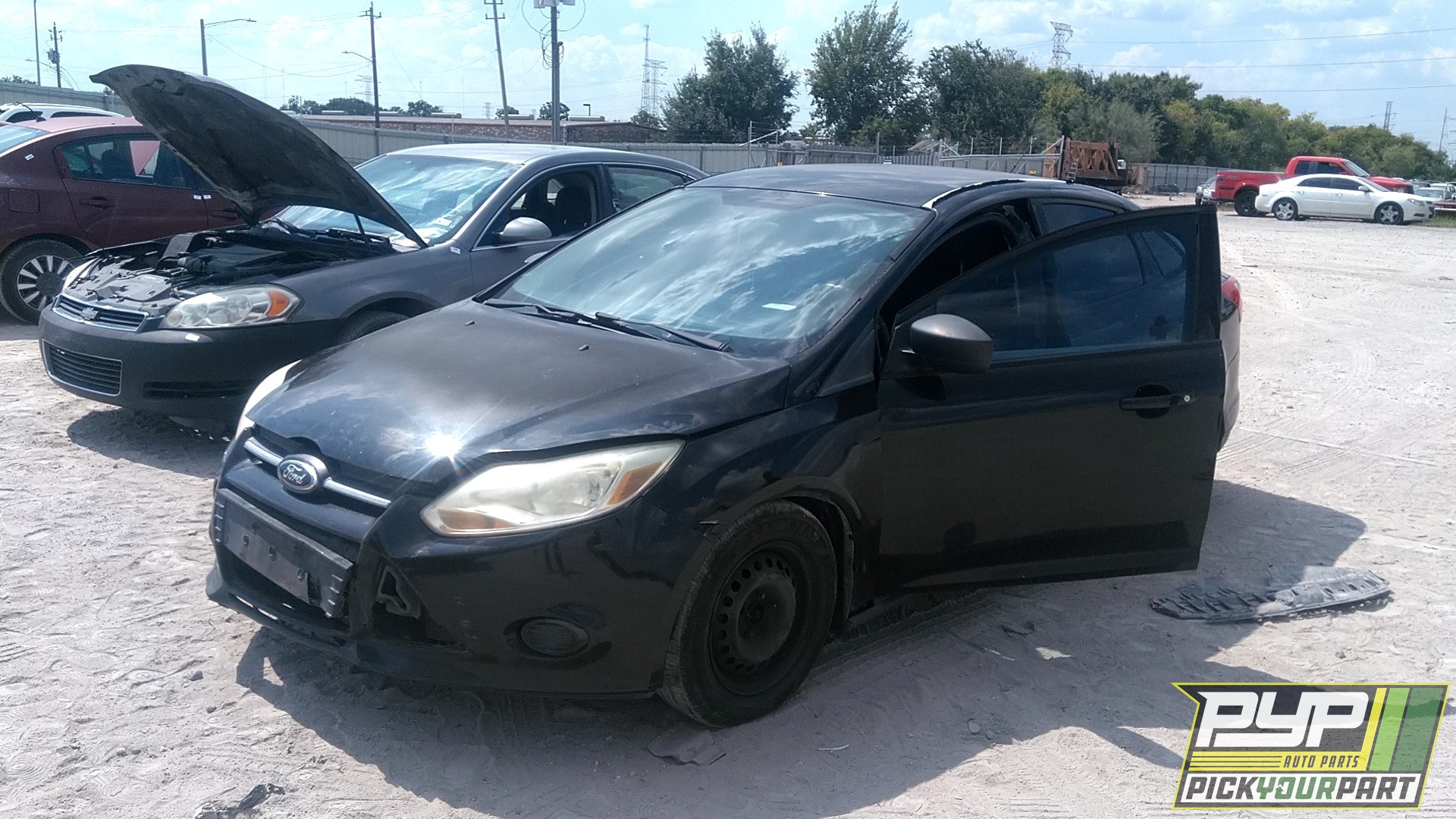 2013 FORD FOCUS available for parts