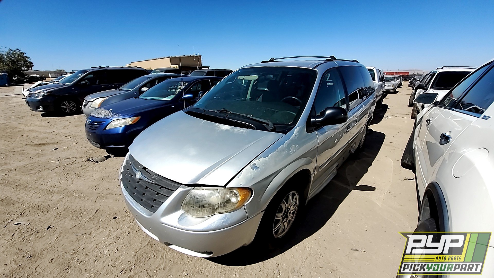 2005 CHRYSLER TOWN & COUNTRY available for parts
