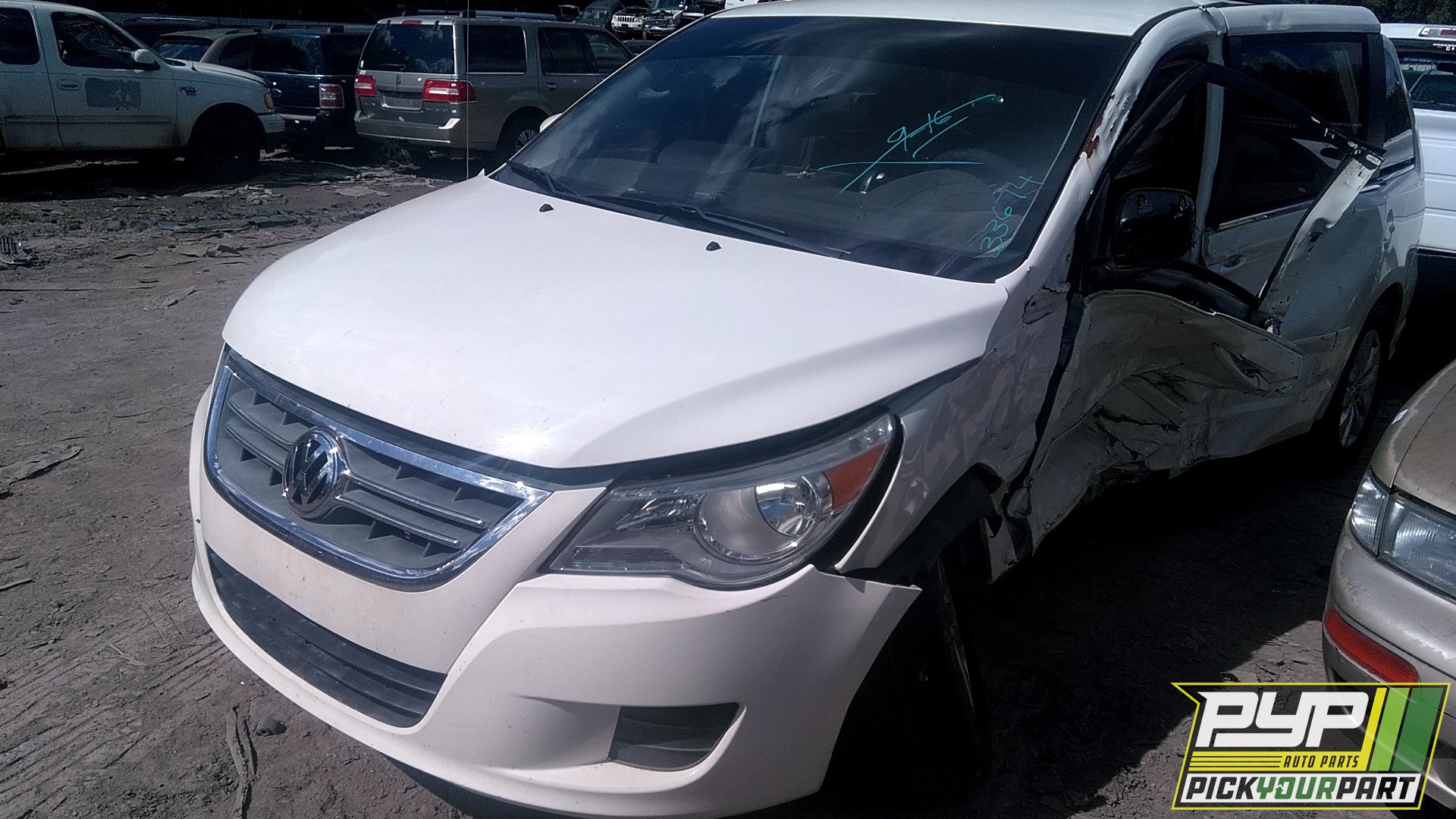 2012 VOLKSWAGEN ROUTAN partes disponibles