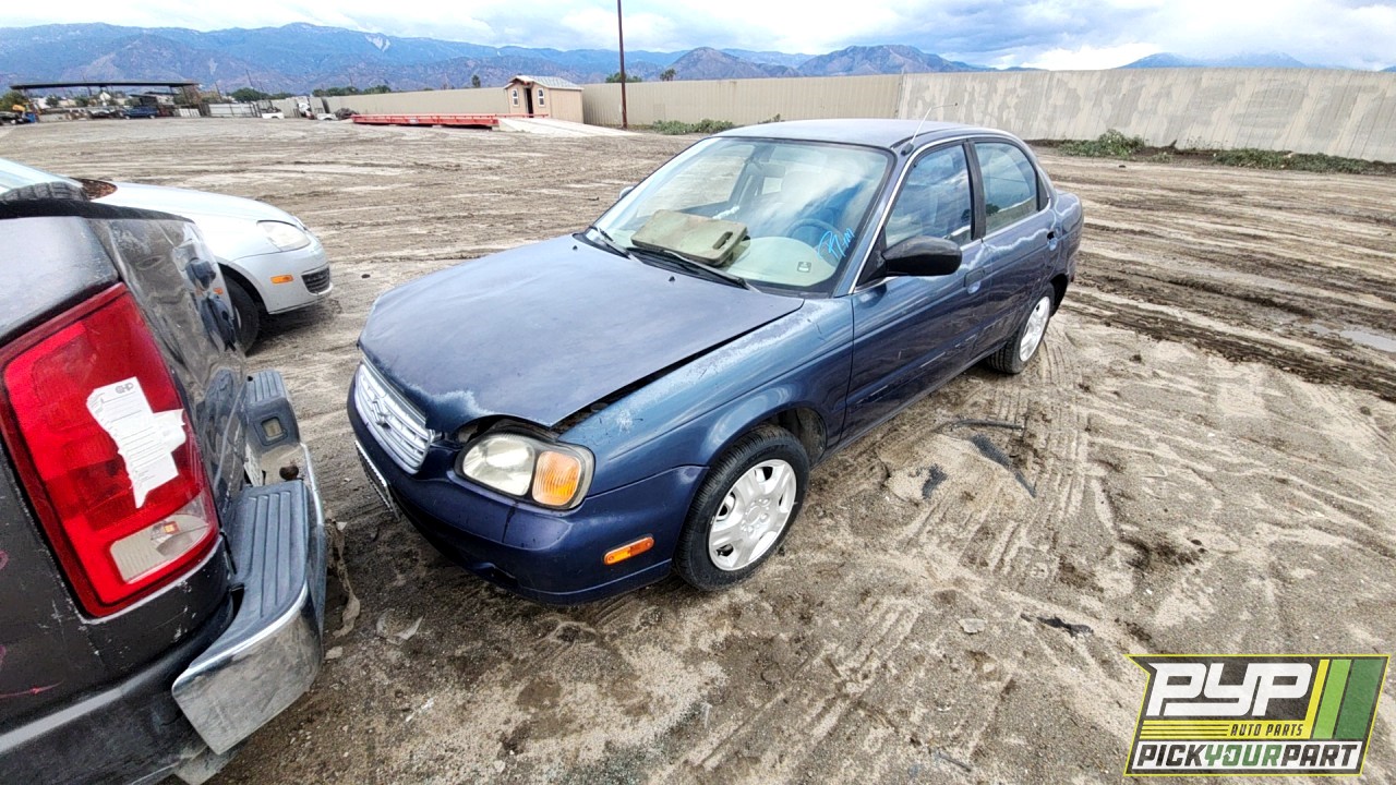 2001 SUZUKI ESTEEM partes disponibles