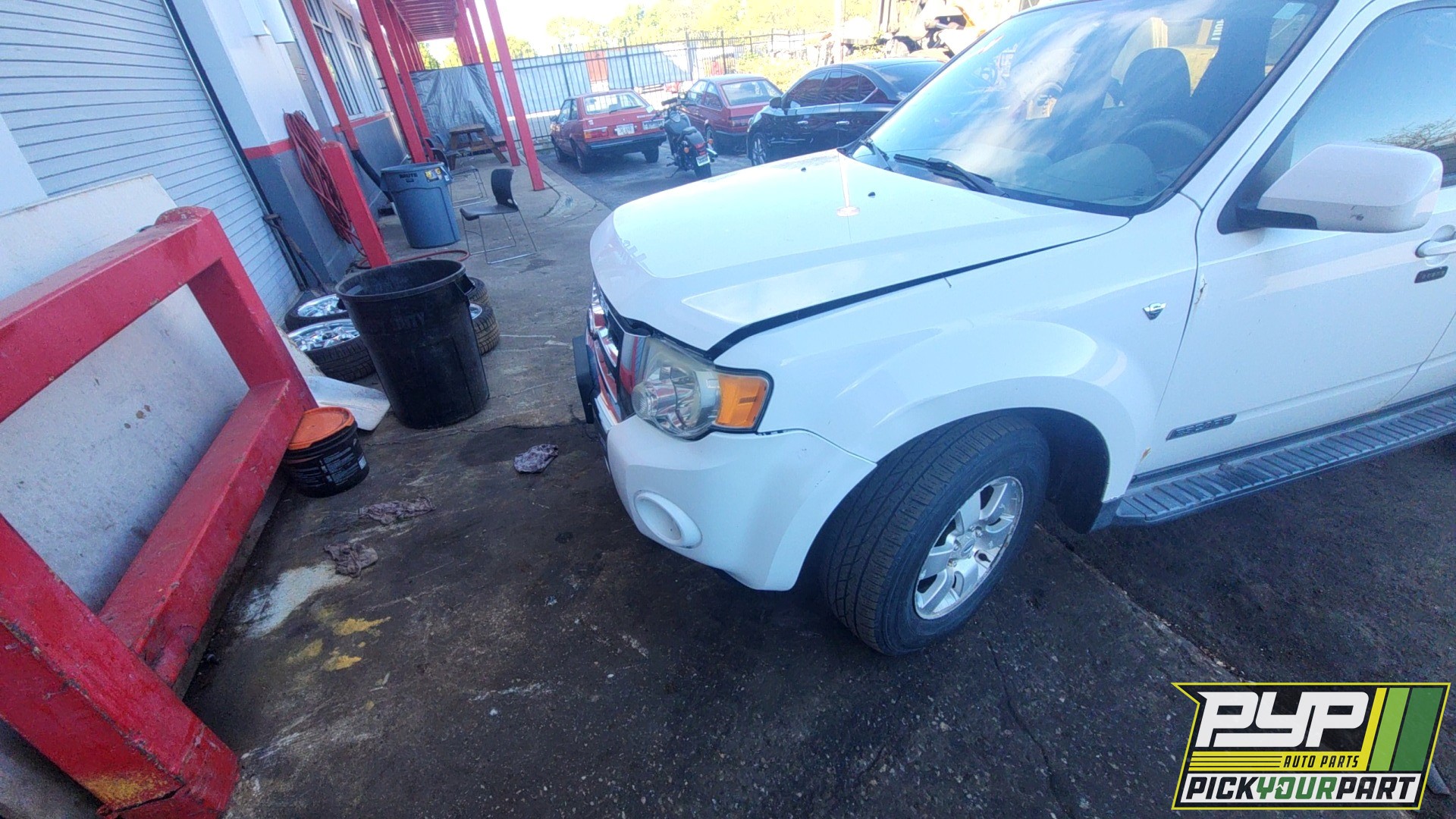 2008 FORD ESCAPE available for parts