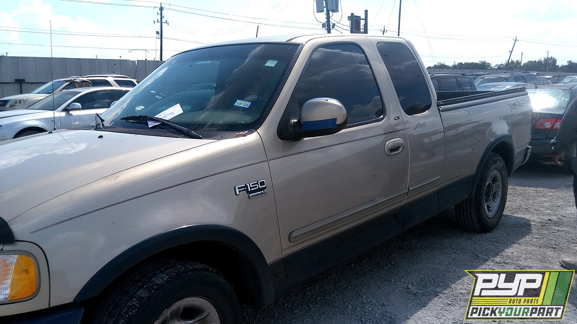 2000 FORD F-150 available for parts