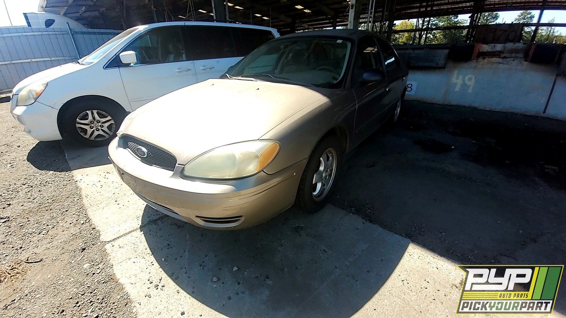 2005 FORD TAURUS available for parts