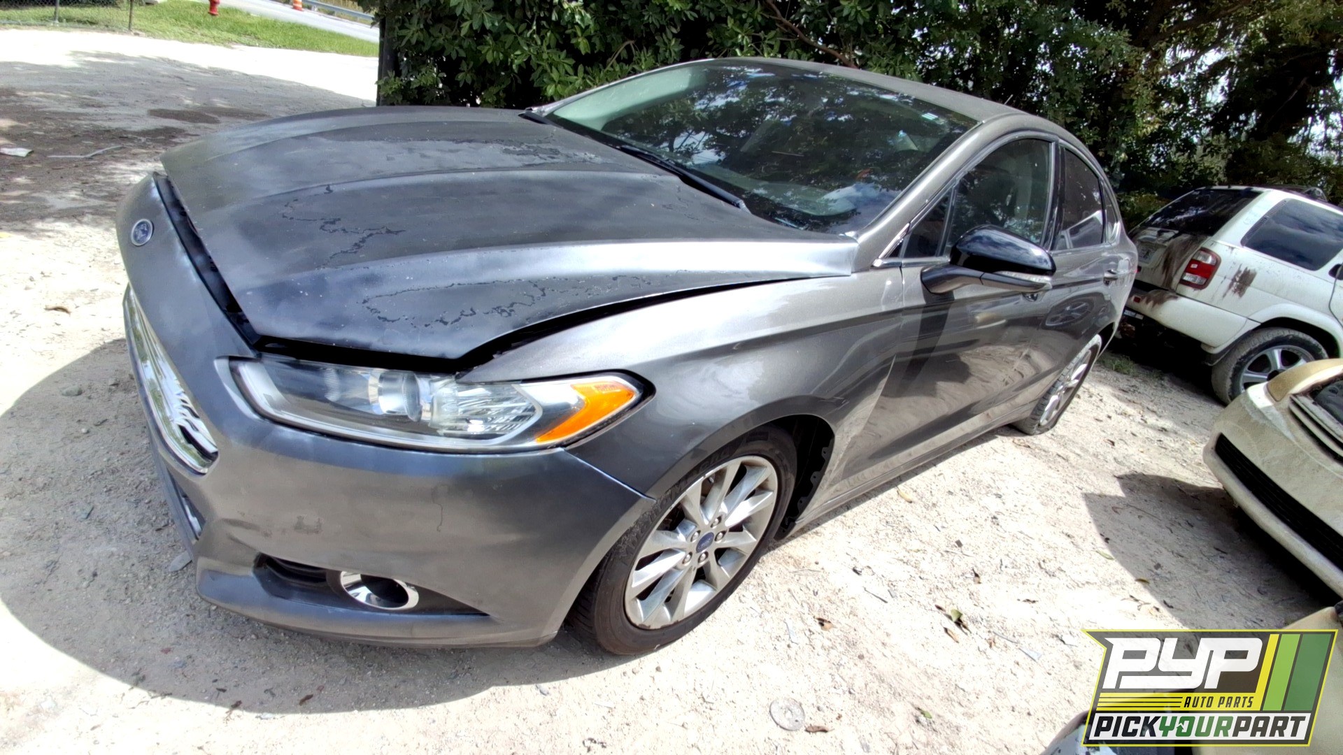 2014 FORD FUSION available for parts