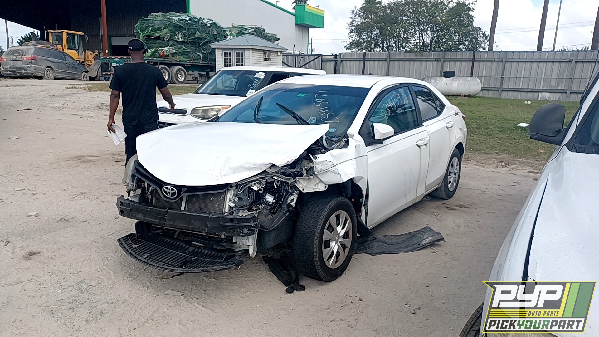 2015 TOYOTA COROLLA partes disponibles