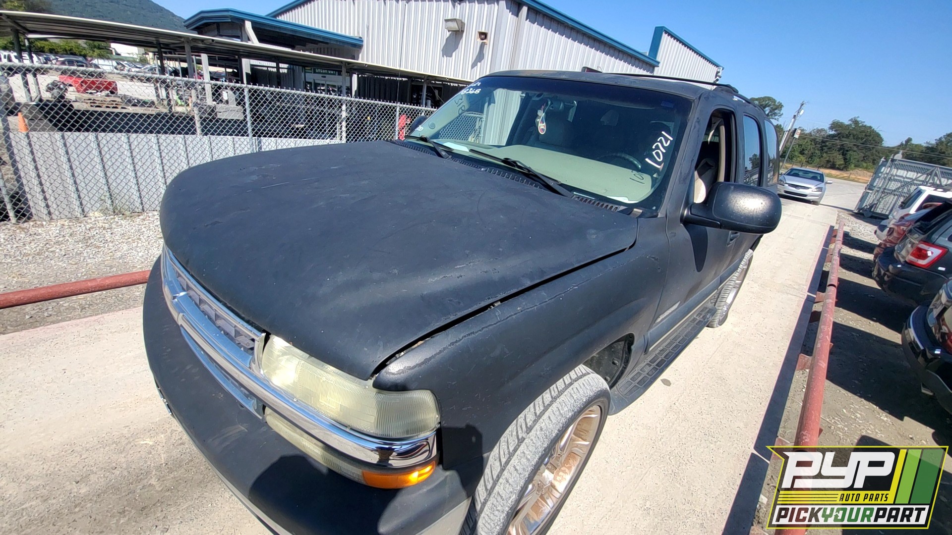 2003 CHEVROLET TAHOE available for parts
