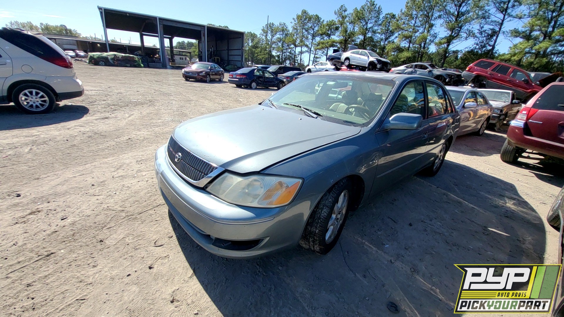 2003 TOYOTA AVALON available for parts