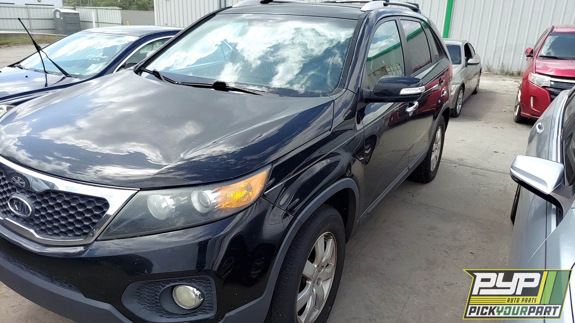 2013 KIA SORENTO available for parts