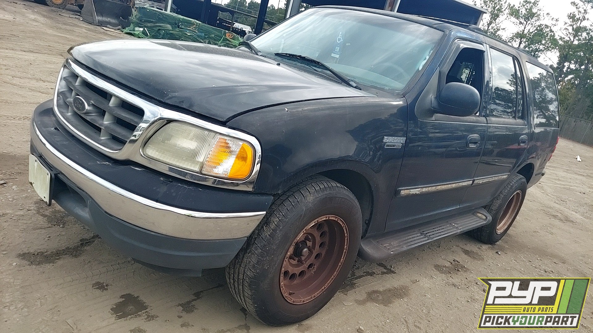 2001 FORD EXPEDITION available for parts