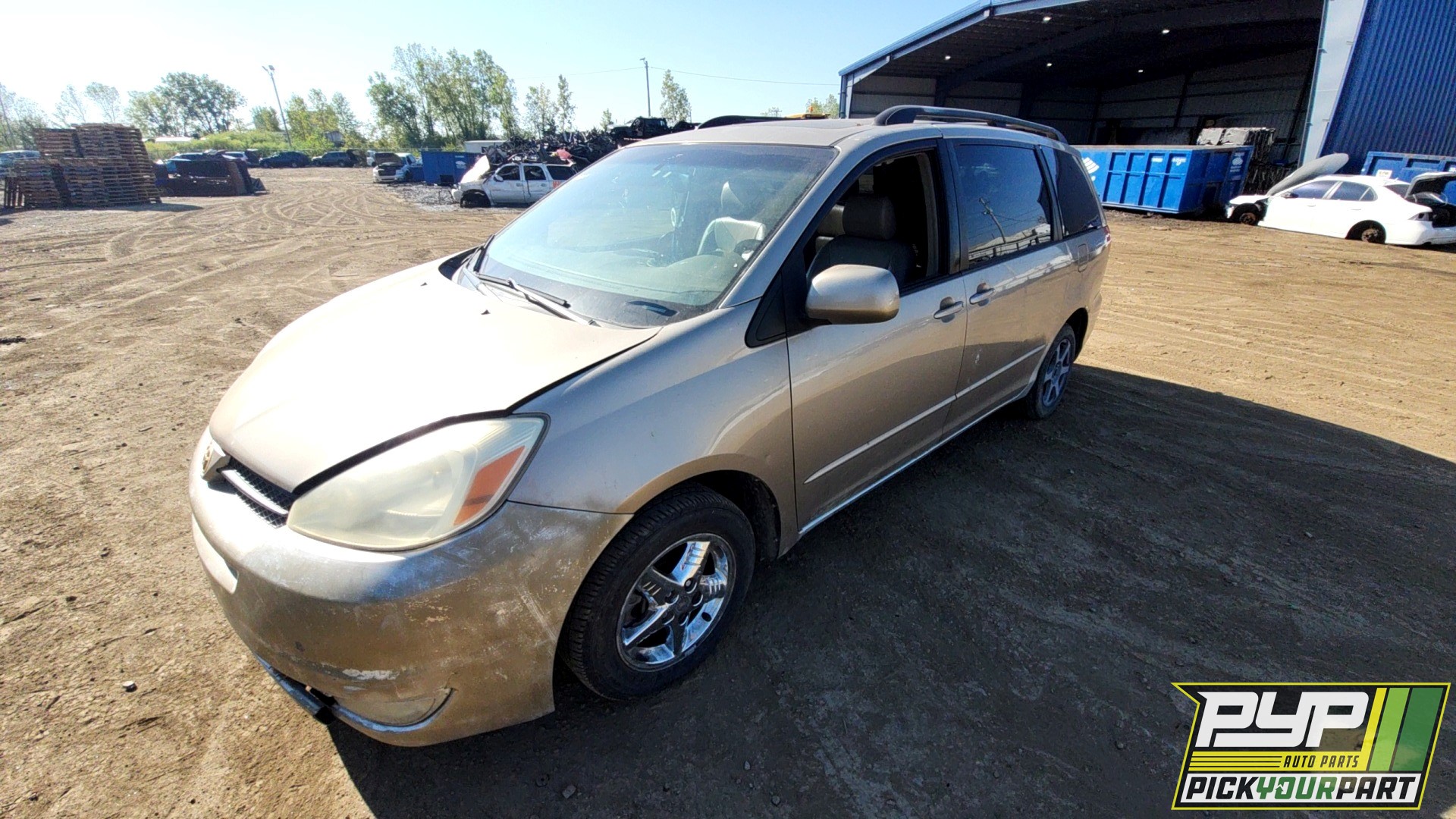 2004 TOYOTA SIENNA available for parts