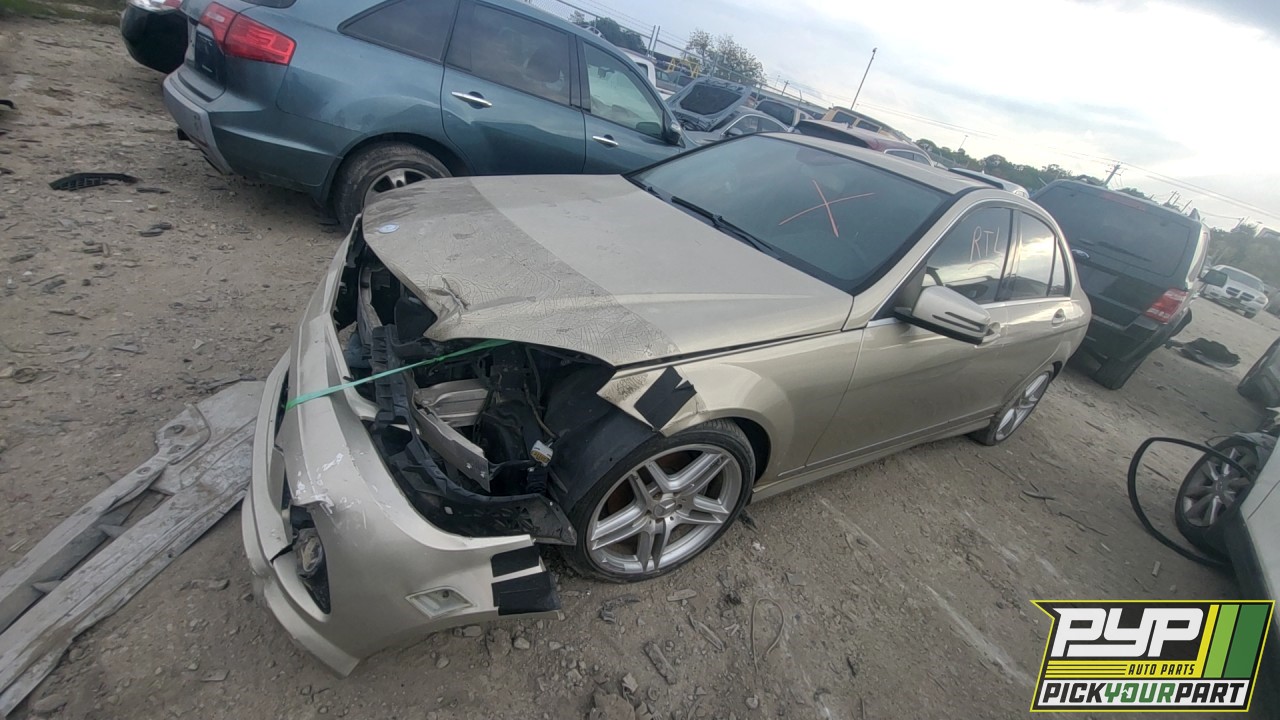 2010 MERCEDES-BENZ C300 partes disponibles