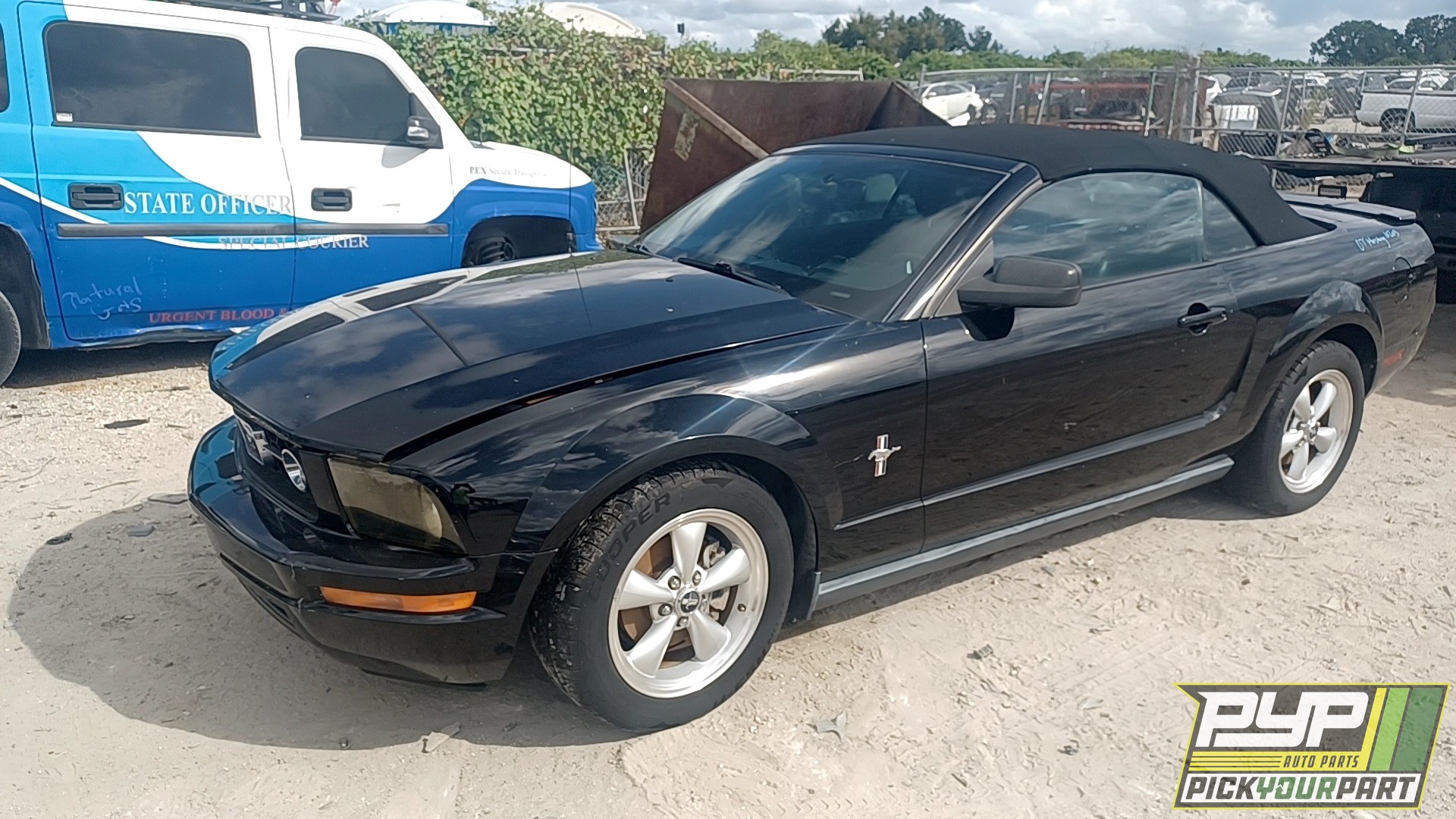 2007 FORD MUSTANG available for parts