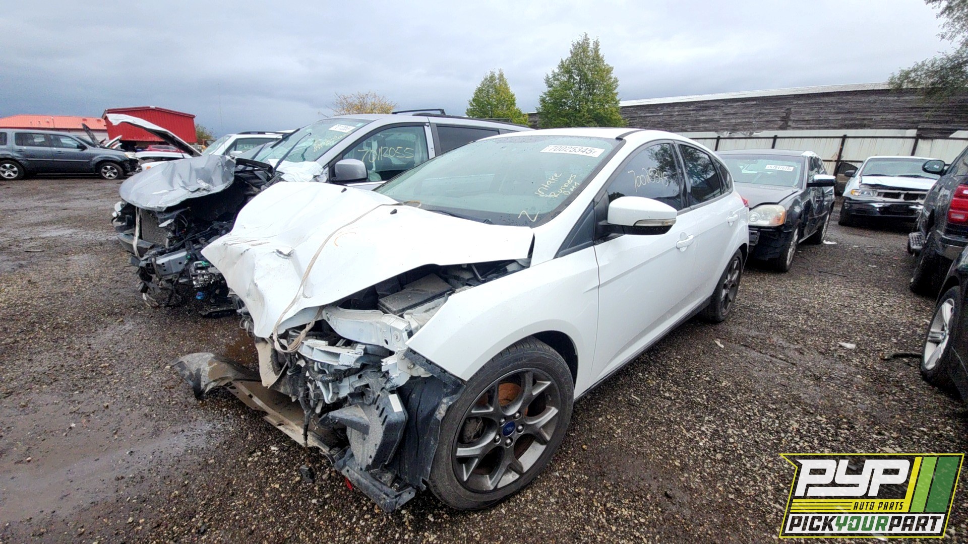 2014 FORD FOCUS available for parts