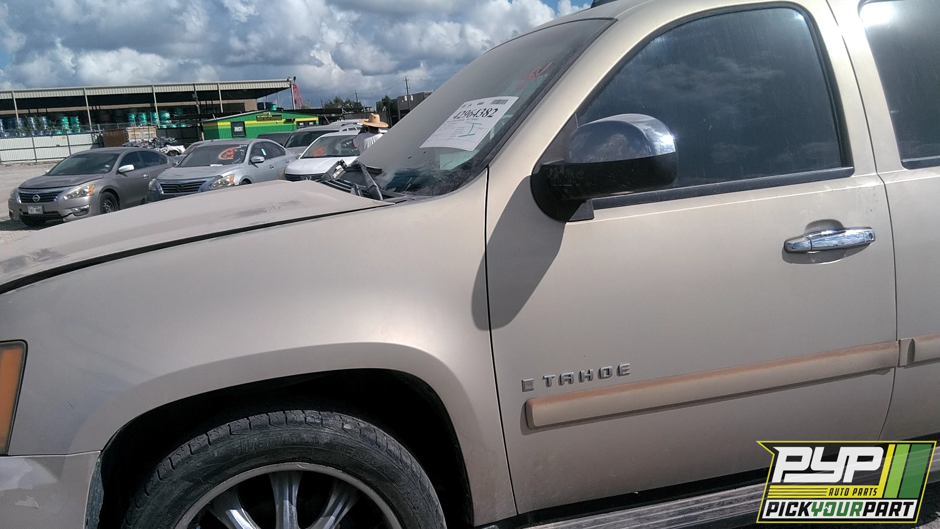 2008 CHEVROLET TAHOE available for parts